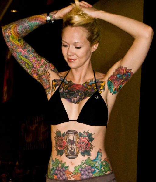 Моддинг тела неформальных девушек Моддинг тела неформальных девушек