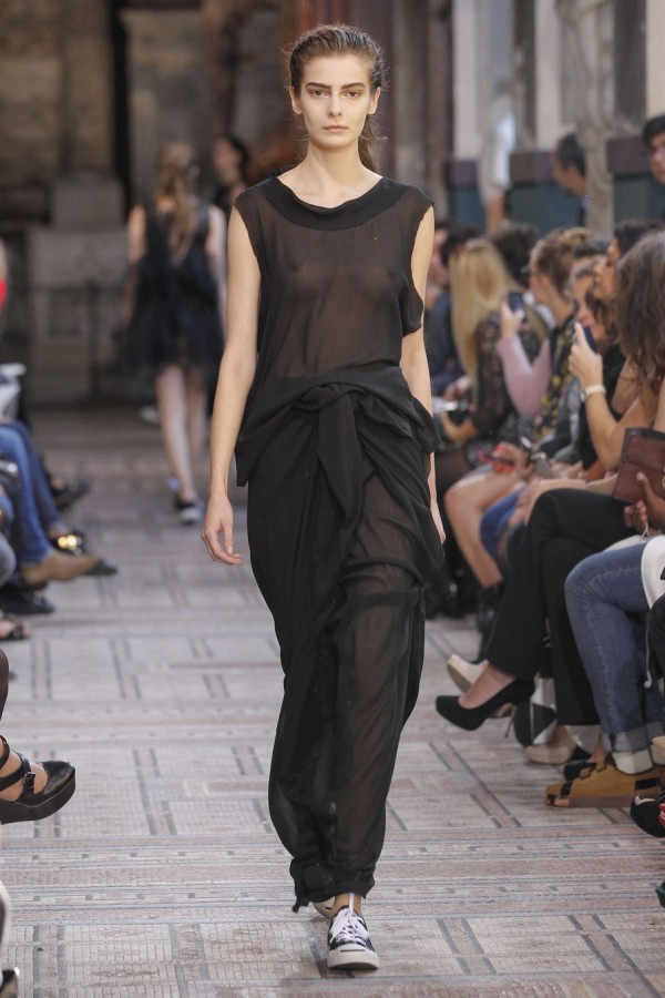 Модели в откровенных нарядах. НЮ Модели в откровенных нарядах. НЮ