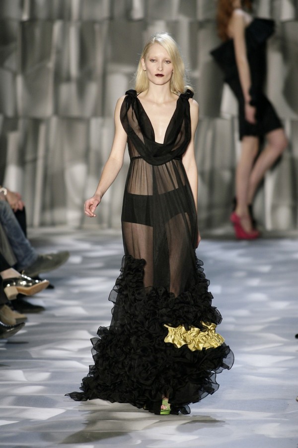 Модели в откровенных нарядах. НЮ Модели в откровенных нарядах. НЮ