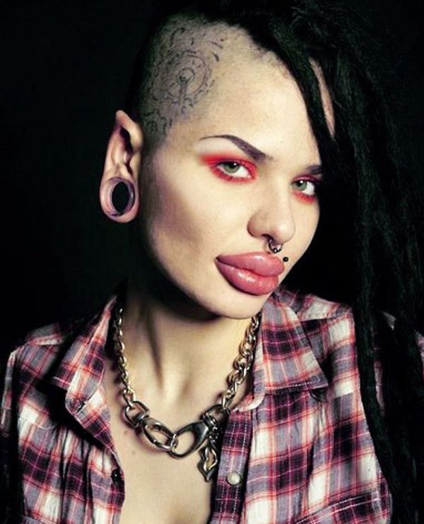 Новые уши Кристины Рэй Новые уши Кристины Рэй