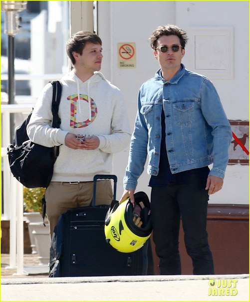 Орландо Блум в Малибу;Дэвид Бэкхем в Брентвуде.