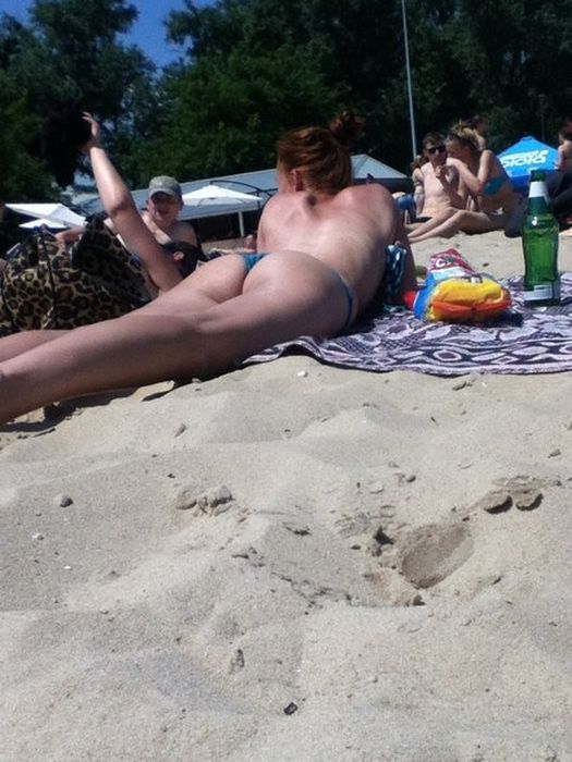 "Подглядываем" за девушками