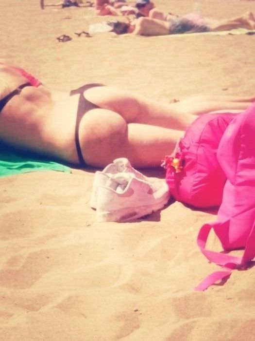 "Подглядываем" за девушками