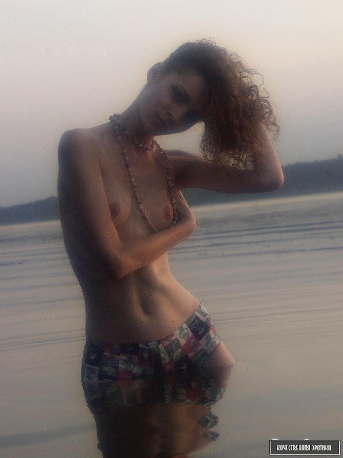 Рыжая кудрявая малышка Рыжая кудрявая малышка