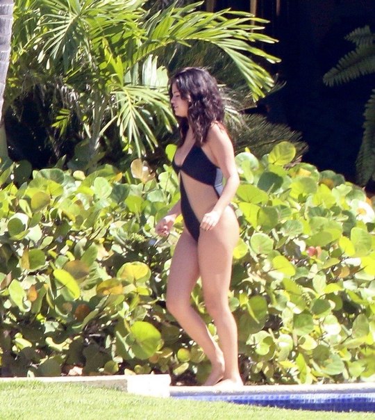 Селена Гомез с друзьями в в Пуэрто-Вальярта, Мексика