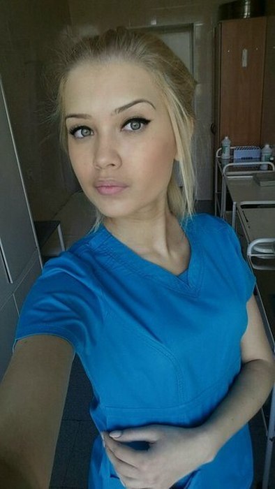 Симпатичные девушки-медработники
