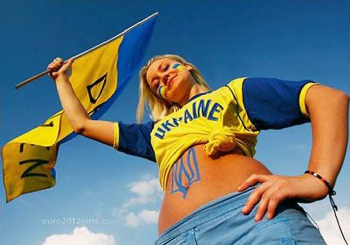 Болельщицы с чемпионатов Евро 2008-2012