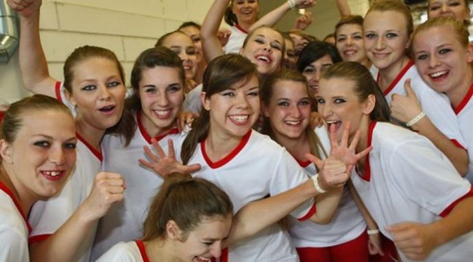 Болельщицы с чемпионатов Евро 2008-2012