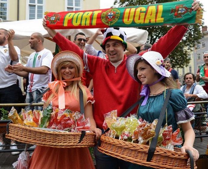 Болельщицы с чемпионатов Евро 2008-2012