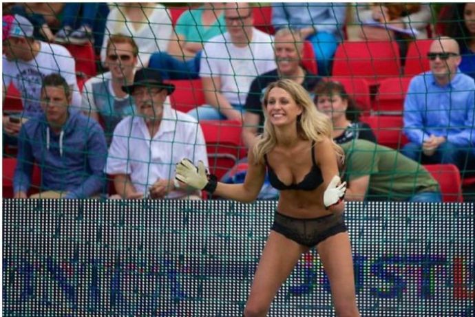 Чемпионат мира по футболу в нижнем белье