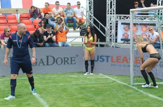 Чемпионат мира по футболу в нижнем белье