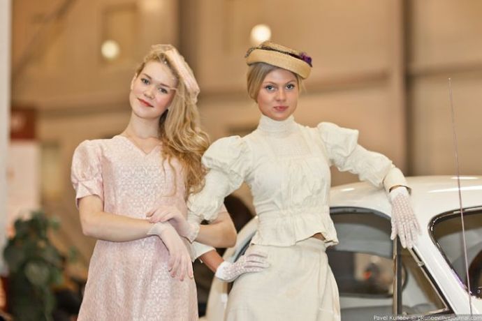 Девушки и олдтаймеры