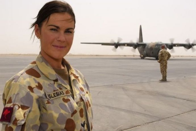 Девушки и самолеты