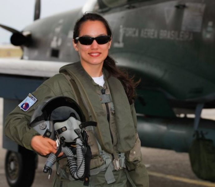 Девушки и самолеты