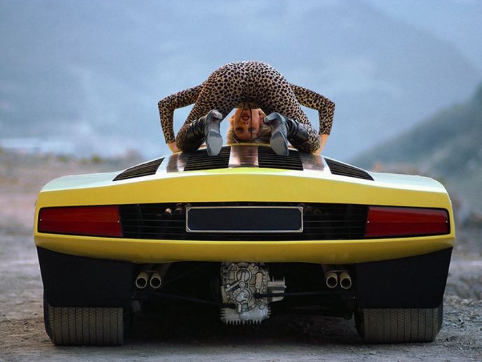 Девушки и транспорт