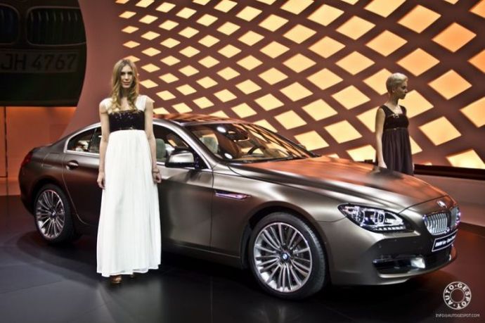 Девушки с женевского автосалона. Часть 2