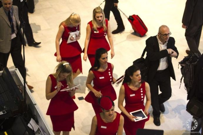 Девушки с женевского автосалона. Часть 2