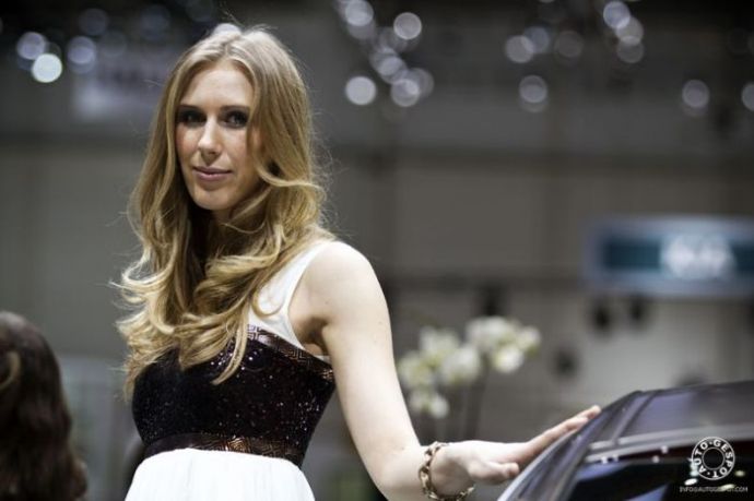 Девушки с женевского автосалона. Часть 2