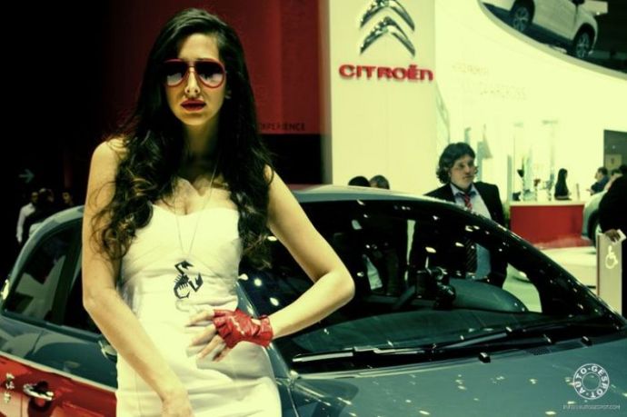 Девушки с женевского автосалона. Часть 2