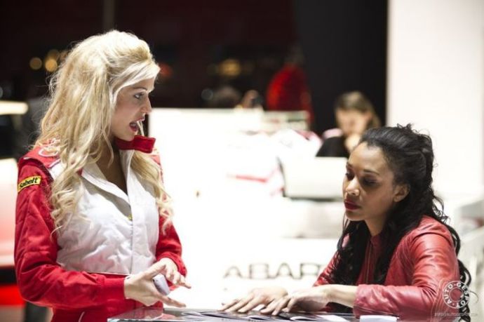 Девушки с женевского автосалона. Часть 2