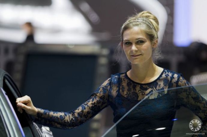 Девушки с женевского автосалона. Часть 2