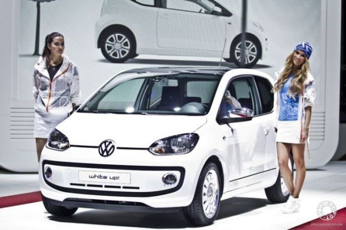 Девушки с женевского автосалона. Часть 2