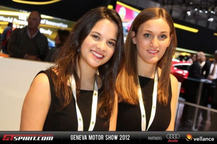 Девушки с женевского автосалона