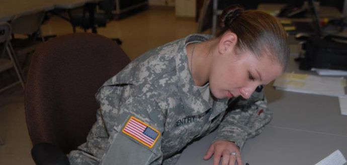 Горячие военные девчонки