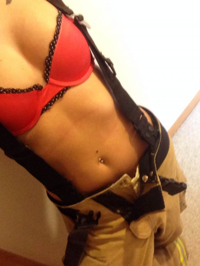 Горячие военные девчонки