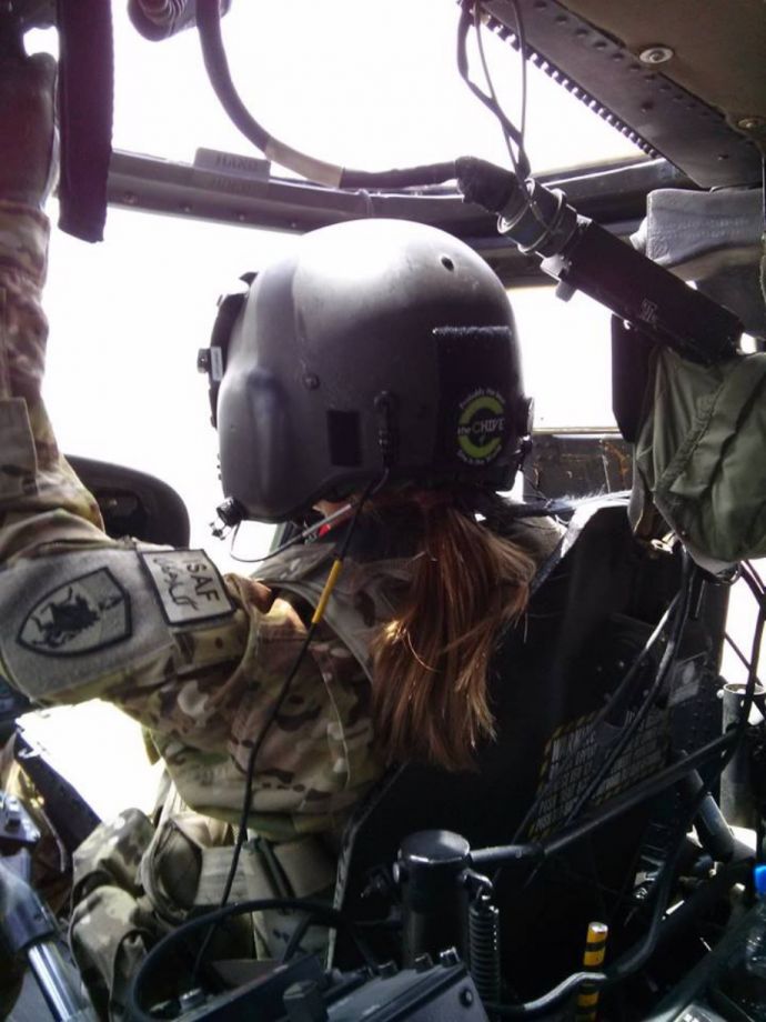 Горячие военные девчонки