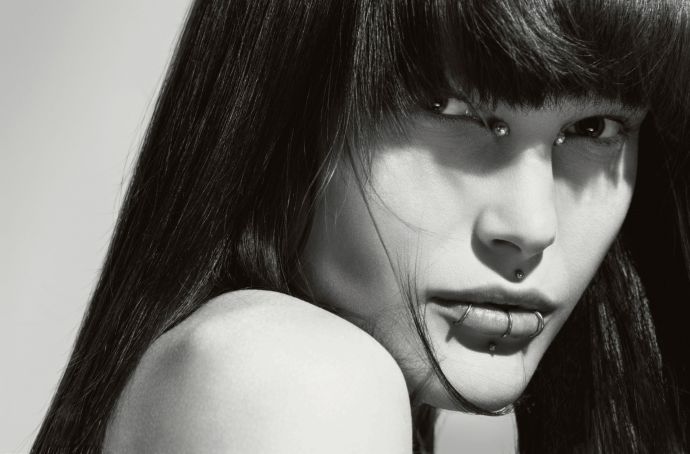 Кэтрин Макнил (Catherine McNeil) в фотосессии для журнала