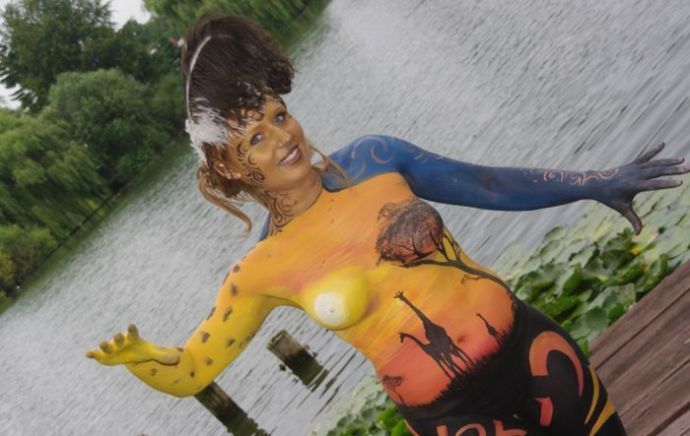 Красивый и сексуальный боди-арт