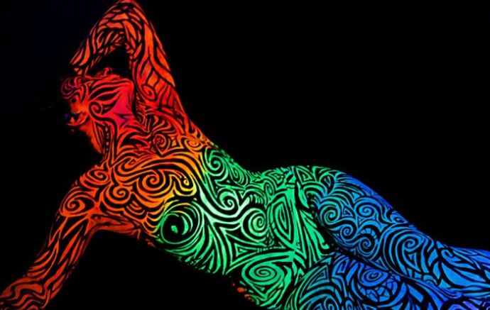 Красивый и сексуальный боди-арт