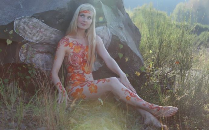 Красивый и сексуальный боди-арт