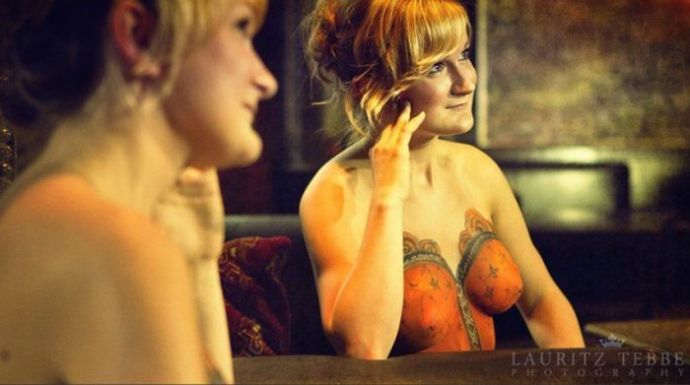 Красивый и сексуальный боди-арт