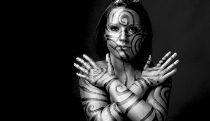 Красивый и сексуальный боди-арт