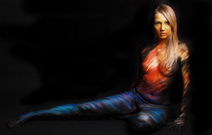 Красивый и сексуальный боди-арт