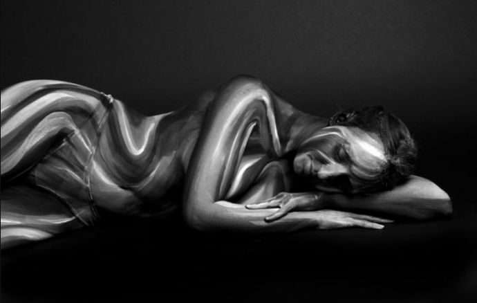 Красивый и сексуальный боди-арт