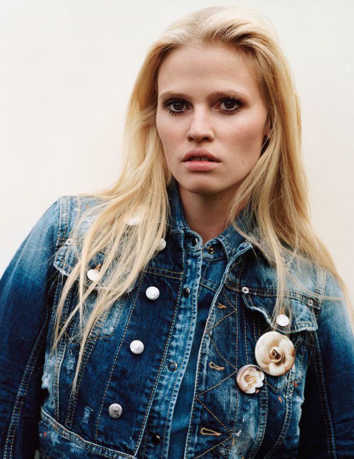 Лара Стоун (Lara Stone) в фотосессии Аласдера Маклеллана