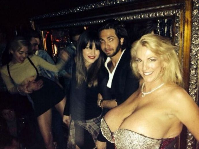 Пошлые картинки для взрослых. Часть 47 (эротика)