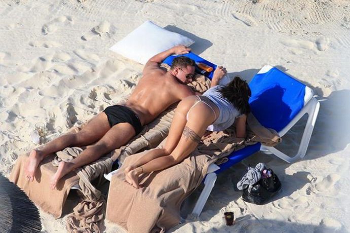 Самым интересным на свадьбе Кэти Прайс было бросание букета (эротика)