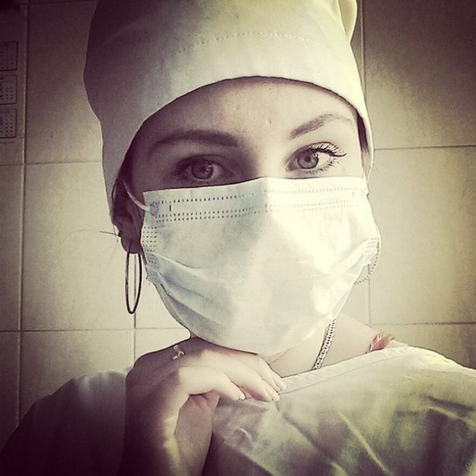 Симпатичные девушки-медработники