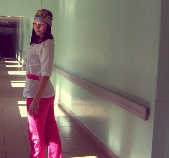 Симпатичные девушки-медработники