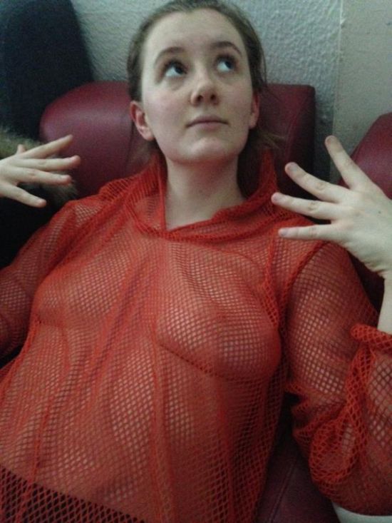 В Исландии женщины оголяют грудь в знак протеста против неравенства. НЮ В Исландии женщины оголяют грудь в знак протеста против неравенства. НЮ