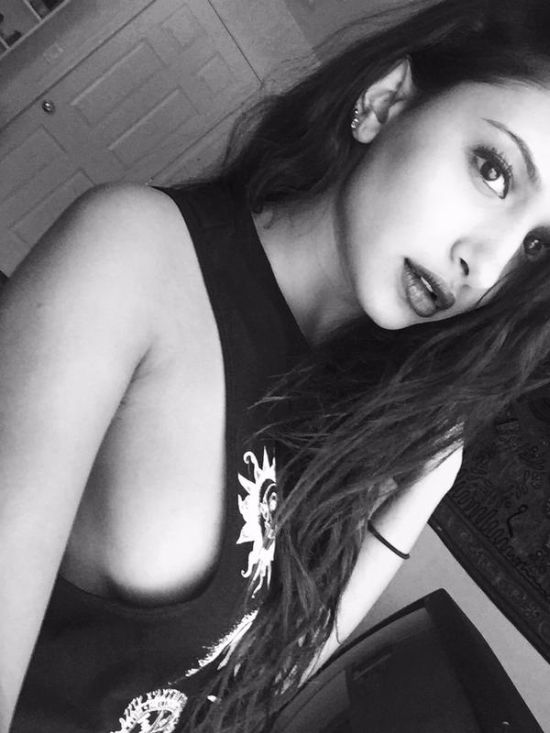 В Исландии женщины оголяют грудь в знак протеста против неравенства. НЮ В Исландии женщины оголяют грудь в знак протеста против неравенства. НЮ