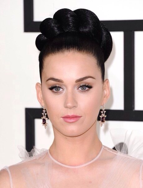 Выбираем лучшую прическу Кэти Перри