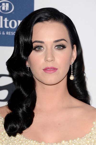 Выбираем лучшую прическу Кэти Перри