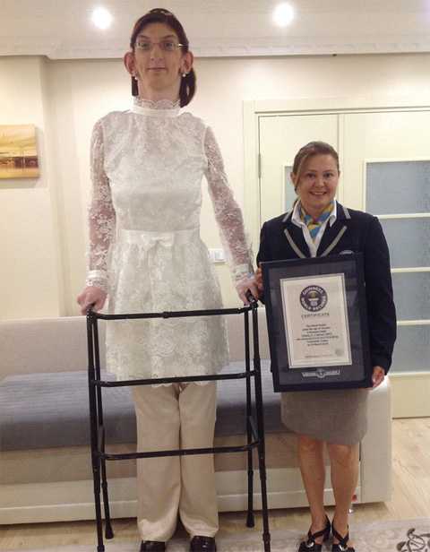 11-классница из Турции стала самой высокой девушкой на планете