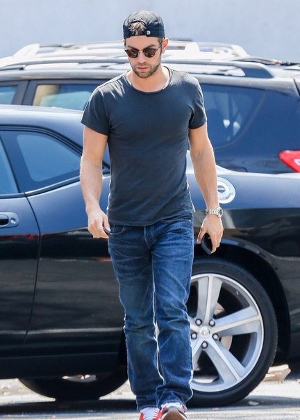 Чейз Кроуфорд в ЛА - 28 мая