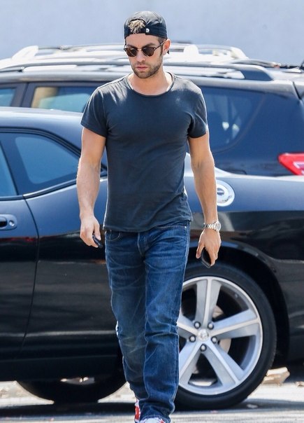 Чейз Кроуфорд в ЛА - 28 мая